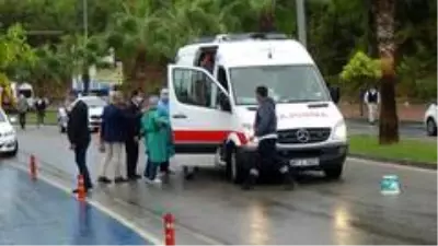 Son dakika: 7 kişinin yaralandığı servis kazası sonrası araç plakasını ve otelin tabelasını sökme yarışı Son dakika: 7 kişinin yaralandığı servis kazası sonrası araç plakasını ve otelin tabelasını sökme yarışı