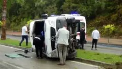 Son dakika: 7 kişinin yaralandığı servis kazası sonrası araç plakasını ve otelin tabelasını sökme yarışı Son dakika: 7 kişinin yaralandığı servis kazası sonrası araç plakasını ve otelin tabelasını sökme yarışı