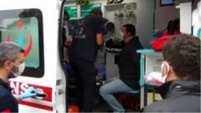 Son dakika: 7 kişinin yaralandığı servis kazası sonrası araç plakasını ve otelin tabelasını sökme yarışı Son dakika: 7 kişinin yaralandığı servis kazası sonrası araç plakasını ve otelin tabelasını sökme yarışı