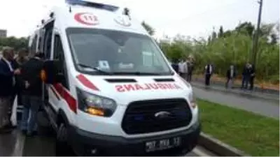 Son dakika: 7 kişinin yaralandığı servis kazası sonrası araç plakasını ve otelin tabelasını sökme yarışı Son dakika: 7 kişinin yaralandığı servis kazası sonrası araç plakasını ve otelin tabelasını sökme yarışı
