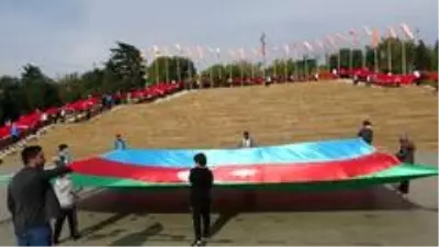 97 metrelik dev Türk bayrağı, Cumhuriyet Bayramı'na özel Pendik Millet Bahçesi'nde açıldı 97 metrelik dev Türk bayrağı, Cumhuriyet Bayramı'na özel Pendik Millet Bahçesi'nde açıldı