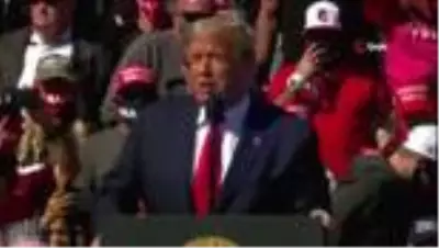 ABD Başkanı Donald Trump seçmenleri ile Arizona'da bir araya geldi ABD Başkanı Donald Trump seçmenleri ile Arizona'da bir araya geldi