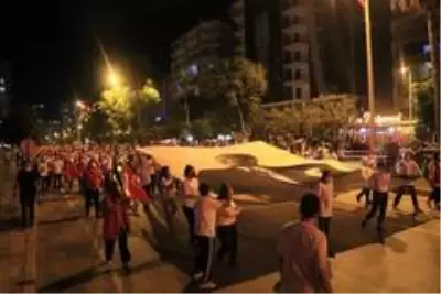 Adana'da Cumhuriyetin 97 yılı coşkuyla kutlandı Adana'da Cumhuriyetin 97 yılı coşkuyla kutlandı