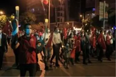 Adana'da Cumhuriyetin 97 yılı coşkuyla kutlandı Adana'da Cumhuriyetin 97 yılı coşkuyla kutlandı