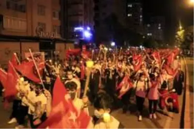 Adana'da Cumhuriyetin 97 yılı coşkuyla kutlandı Adana'da Cumhuriyetin 97 yılı coşkuyla kutlandı