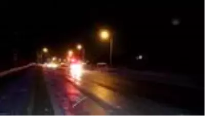 Adana'da freni patlayan kamyon kamyonete çarptıktan sonra devrildi Adana'da freni patlayan kamyon kamyonete çarptıktan sonra devrildi