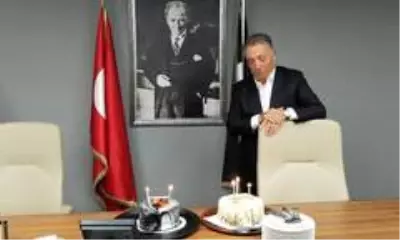 Ahmet Nur Çebi'nin doğum günü kutandı Ahmet Nur Çebi'nin doğum günü kutandı