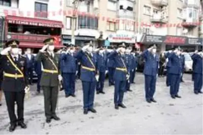 Akhisarlı kadınlar zeybek oynayarak Cumhuriyet'i kutladı Akhisarlı kadınlar zeybek oynayarak Cumhuriyet'i kutladı
