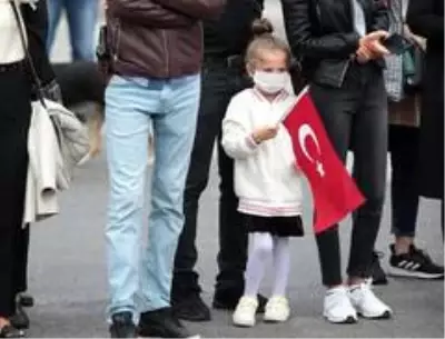 Akhisarlı kadınlar zeybek oynayarak Cumhuriyet'i kutladı Akhisarlı kadınlar zeybek oynayarak Cumhuriyet'i kutladı