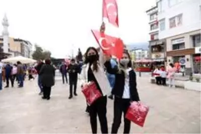 Altınordu Belediyesi, Cumhuriyet Bayramı'nda vatandaşları unutmadı Altınordu Belediyesi, Cumhuriyet Bayramı'nda vatandaşları unutmadı