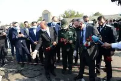 - Azerbaycan Cumhurbaşkanı Yardımcısı Hacıyev, Ermenistan'ın saldırdığı Berde'de- Azerbaycan Cumhurbaşkanı Yardımcısı Hikmet Hacıyev: - 'Ermeniler,... - Azerbaycan Cumhurbaşkanı Yardımcısı Hacıyev, Ermenistan'ın saldırdığı Berde'de- Azerbaycan Cumhurbaşkanı Yardımcısı Hikmet Hacıyev: - 'Ermeniler,...