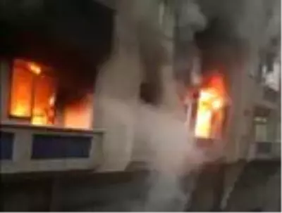 Bağcılar'da uyuşturucu bağımlısı olduğu öne sürülen kişi evi yaktı Bağcılar'da uyuşturucu bağımlısı olduğu öne sürülen kişi evi yaktı