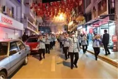 Balıkesir Cumhuriyet bayramını coşkuyla kutlandı Balıkesir Cumhuriyet bayramını coşkuyla kutlandı