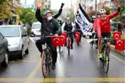Başkan Atay; 'Yağmurdan değil, Cumhuriyete aşkımızdan sırılsıklam olduk' Başkan Atay; 'Yağmurdan değil, Cumhuriyete aşkımızdan sırılsıklam olduk'