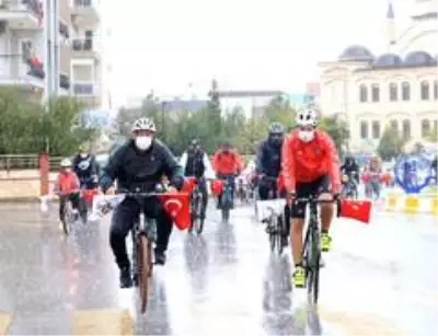 Başkan Atay; 'Yağmurdan değil, Cumhuriyete aşkımızdan sırılsıklam olduk' Başkan Atay; 'Yağmurdan değil, Cumhuriyete aşkımızdan sırılsıklam olduk'