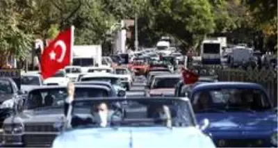 Keçiören'de klasik otomobillerden '29 Ekim Cumhuriyet Bayramı' konvoyu Keçiören'de klasik otomobillerden '29 Ekim Cumhuriyet Bayramı' konvoyu