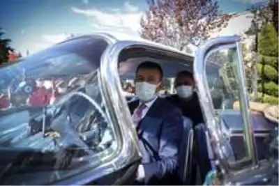 Keçiören'de klasik otomobillerden '29 Ekim Cumhuriyet Bayramı' konvoyu Keçiören'de klasik otomobillerden '29 Ekim Cumhuriyet Bayramı' konvoyu