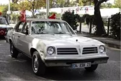 Keçiören'de klasik otomobillerden '29 Ekim Cumhuriyet Bayramı' konvoyu Keçiören'de klasik otomobillerden '29 Ekim Cumhuriyet Bayramı' konvoyu