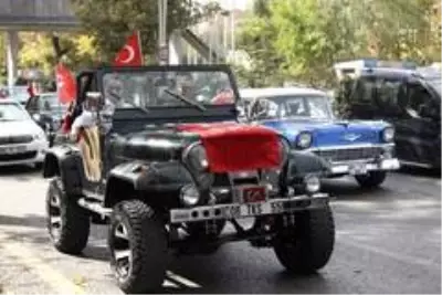 Keçiören'de klasik otomobillerden '29 Ekim Cumhuriyet Bayramı' konvoyu Keçiören'de klasik otomobillerden '29 Ekim Cumhuriyet Bayramı' konvoyu
