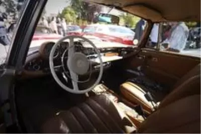 Keçiören'de klasik otomobillerden '29 Ekim Cumhuriyet Bayramı' konvoyu Keçiören'de klasik otomobillerden '29 Ekim Cumhuriyet Bayramı' konvoyu