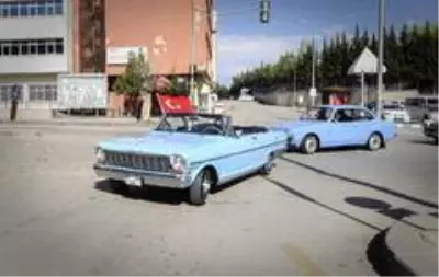 Keçiören'de klasik otomobillerden '29 Ekim Cumhuriyet Bayramı' konvoyu Keçiören'de klasik otomobillerden '29 Ekim Cumhuriyet Bayramı' konvoyu