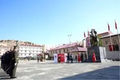 Bayburt'ta Cumhuriyet Bayramı törenle kutlandı Bayburt'ta Cumhuriyet Bayramı törenle kutlandı