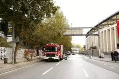 Beşiktaş'ta yer altındaki elektrik kablolarından dolayı yangın çıktı Beşiktaş'ta yer altındaki elektrik kablolarından dolayı yangın çıktı