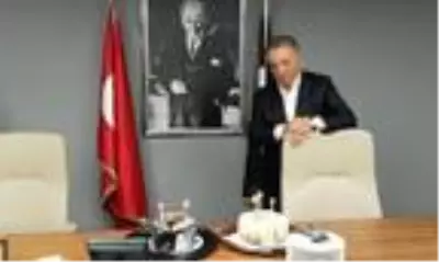 Ahmet Nur Çebi'nin doğum günü kutandı Ahmet Nur Çebi'nin doğum günü kutandı