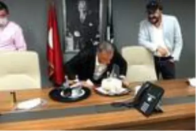 Ahmet Nur Çebi'nin doğum günü kutandı Ahmet Nur Çebi'nin doğum günü kutandı