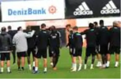 Ahmet Nur Çebi'nin doğum günü kutandı Ahmet Nur Çebi'nin doğum günü kutandı