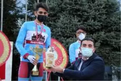 Bingöl'de 'Bisikletler Cumhuriyet Yolunda' yarışması düzenlendi Bingöl'de 'Bisikletler Cumhuriyet Yolunda' yarışması düzenlendi
