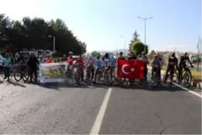 Bingöl'de 'Bisikletler Cumhuriyet Yolunda' yarışması düzenlendi Bingöl'de 'Bisikletler Cumhuriyet Yolunda' yarışması düzenlendi