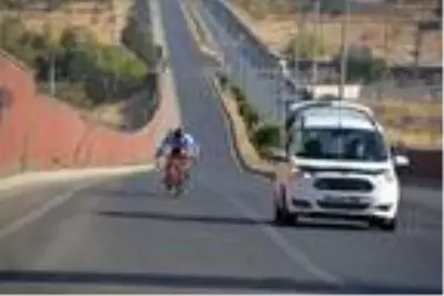 Bingöl'de pedallar cumhuriyet için çevrildi Bingöl'de pedallar cumhuriyet için çevrildi