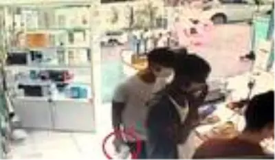 Bursa'da, 3 bin TL'lik cep telefonunu hırsızlığı kamerada Bursa'da, 3 bin TL'lik cep telefonunu hırsızlığı kamerada