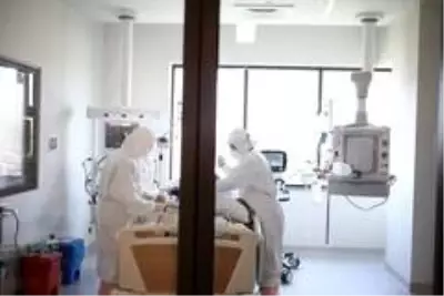 Vaka sayısının yüzde 84 arttığı Bursa'da sokağa çıkma yasağı gelecek mi? Vali Bilim Kurulu'nu işaret etti Vaka sayısının yüzde 84 arttığı Bursa'da sokağa çıkma yasağı gelecek mi? Vali Bilim Kurulu'nu işaret etti