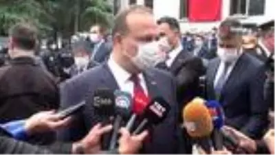 Bursa Valisi Yakup Canbolat: 'Bilim kurulu sokağa çıkmaya yasağı veya kısıtlama kararı alırsa bizde bunlara uyarız' Bursa Valisi Yakup Canbolat: 'Bilim kurulu sokağa çıkmaya yasağı veya kısıtlama kararı alırsa bizde bunlara uyarız'