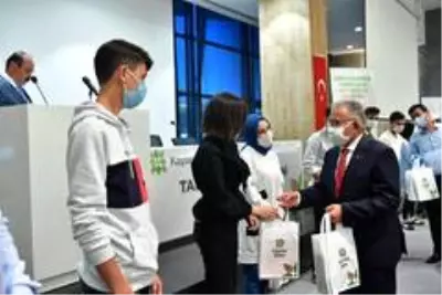 Kayseri'de 1000 çiftçi çocuğuna tablet hediye edildi Kayseri'de 1000 çiftçi çocuğuna tablet hediye edildi