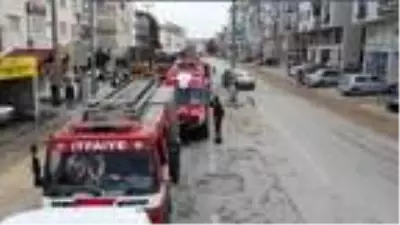 Çınarcık'ta 77 araçlık 'cumhuriyet' konvoyu Çınarcık'ta 77 araçlık 'cumhuriyet' konvoyu