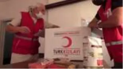 Çocukken kendisine kumaş ve çanta veren Türk Kızılayın 45 yıllık gönüllüsü Çocukken kendisine kumaş ve çanta veren Türk Kızılayın 45 yıllık gönüllüsü