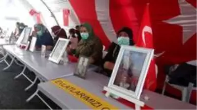 Son dakika haberleri... Çocukları için HDP önünde direnen ailelerin hikayesi yürekleri dağlıyor Son dakika haberleri... Çocukları için HDP önünde direnen ailelerin hikayesi yürekleri dağlıyor