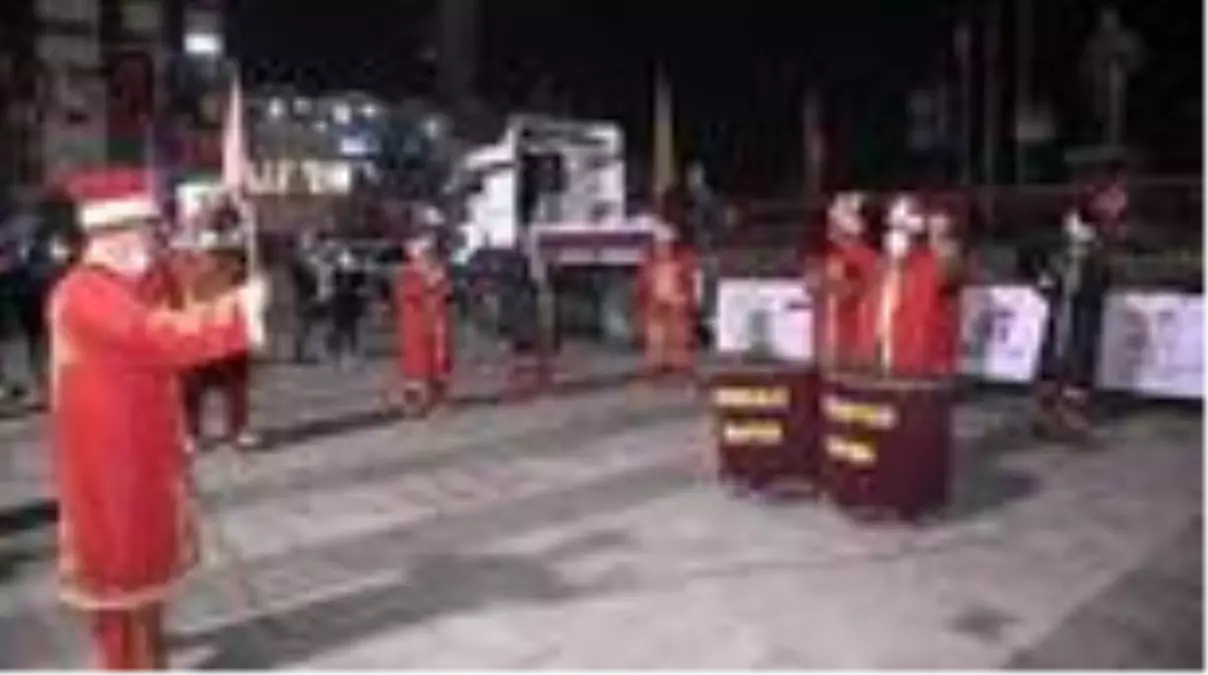 Cumhuriyet Bayramı dolayısıyla havai fişek gösterisi düzenlendi