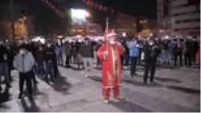 Cumhuriyet Bayramı dolayısıyla havai fişek gösterisi düzenlendi Cumhuriyet Bayramı dolayısıyla havai fişek gösterisi düzenlendi