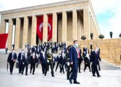 Son dakika... Cumhuriyet Bayramı törenleri Anıtkabir'de başladı Son dakika... Cumhuriyet Bayramı törenleri Anıtkabir'de başladı