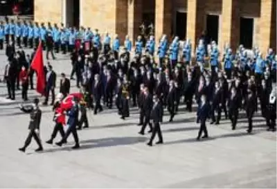 Son dakika... Cumhuriyet Bayramı törenleri Anıtkabir'de başladı Son dakika... Cumhuriyet Bayramı törenleri Anıtkabir'de başladı
