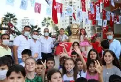 Cumhuriyet Bayramında Atatürk büstünün açılışı yapıldı Cumhuriyet Bayramında Atatürk büstünün açılışı yapıldı