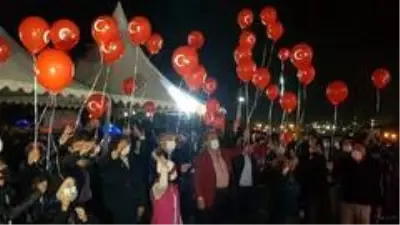 Cumhuriyet'in 97. yılına özel 97 adet balon gökyüzü ile buluştu Cumhuriyet'in 97. yılına özel 97 adet balon gökyüzü ile buluştu