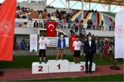 Cumhuriyet kupası atletizm yarışları yapıldı Cumhuriyet kupası atletizm yarışları yapıldı