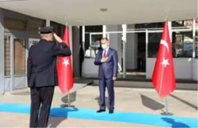 Cumhuriyet tarihinde ilk kez tebrik kabulü açık alanda düzenlendi Cumhuriyet tarihinde ilk kez tebrik kabulü açık alanda düzenlendi