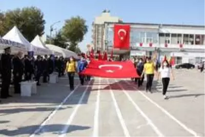 Cumhuriyet tarihinde ilk kez tebrik kabulü açık alanda düzenlendi Cumhuriyet tarihinde ilk kez tebrik kabulü açık alanda düzenlendi