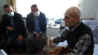 Cumhuriyetle yaşıt olan Mehmet Dede, Cumhuriyetin ilk yıllarını anlattı Cumhuriyetle yaşıt olan Mehmet Dede, Cumhuriyetin ilk yıllarını anlattı